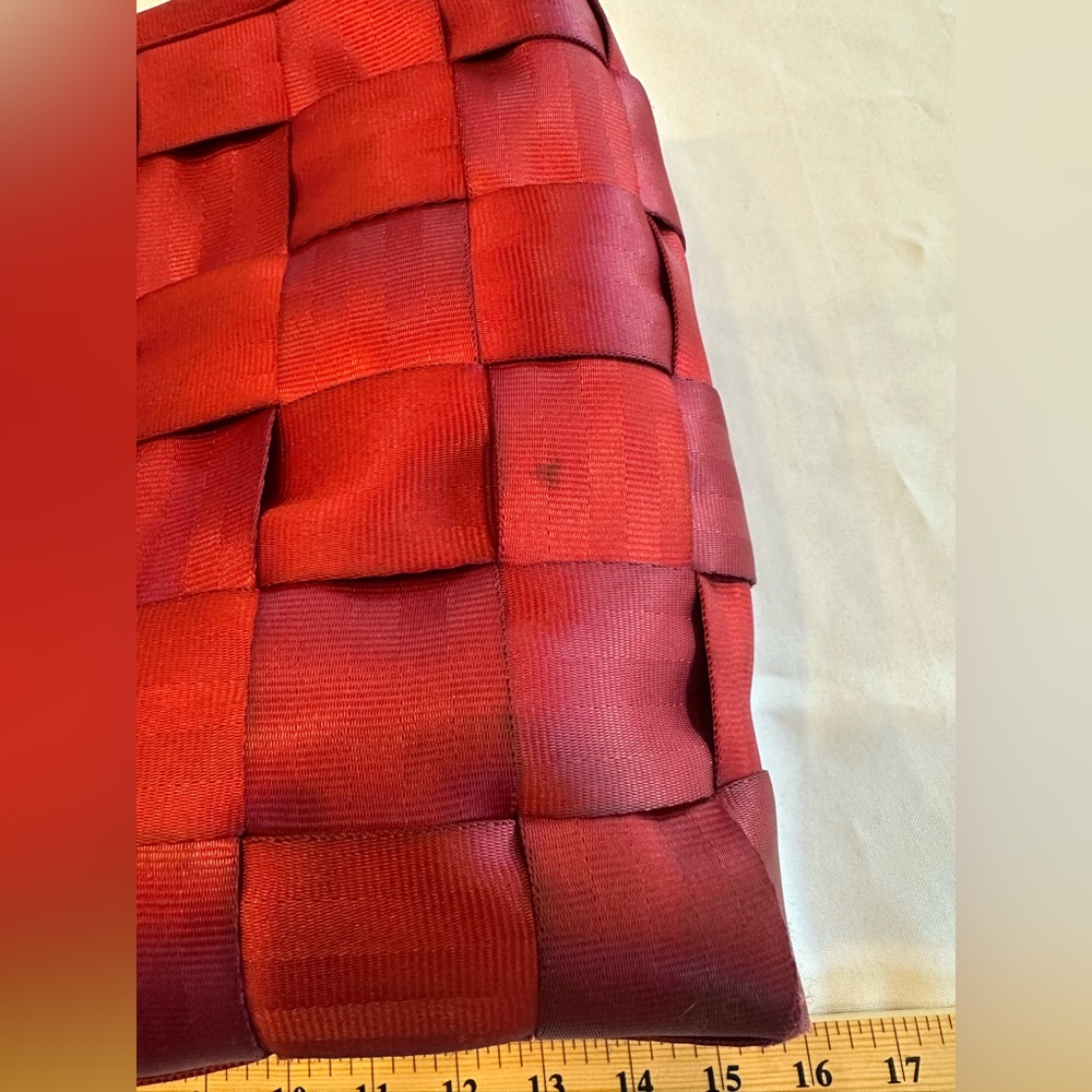 Harvey’s Original RARE Red Seatbelt Bag 16”x11” - Picture 9 of 13